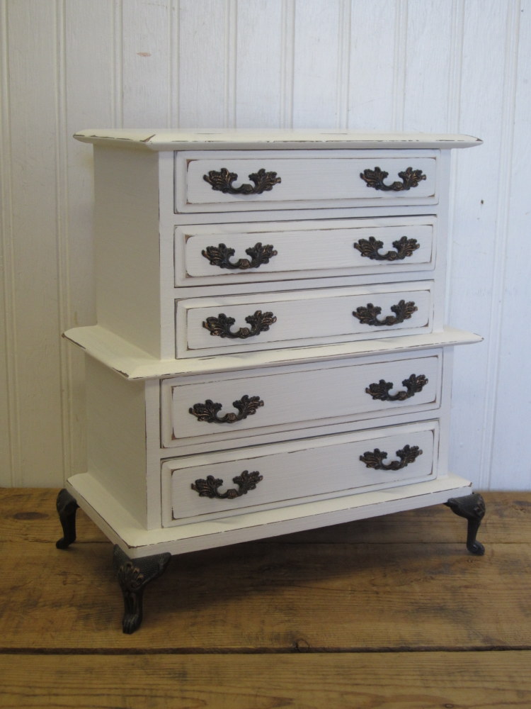 Simply Country Life Jewelry Box Chalk Paint Makeover