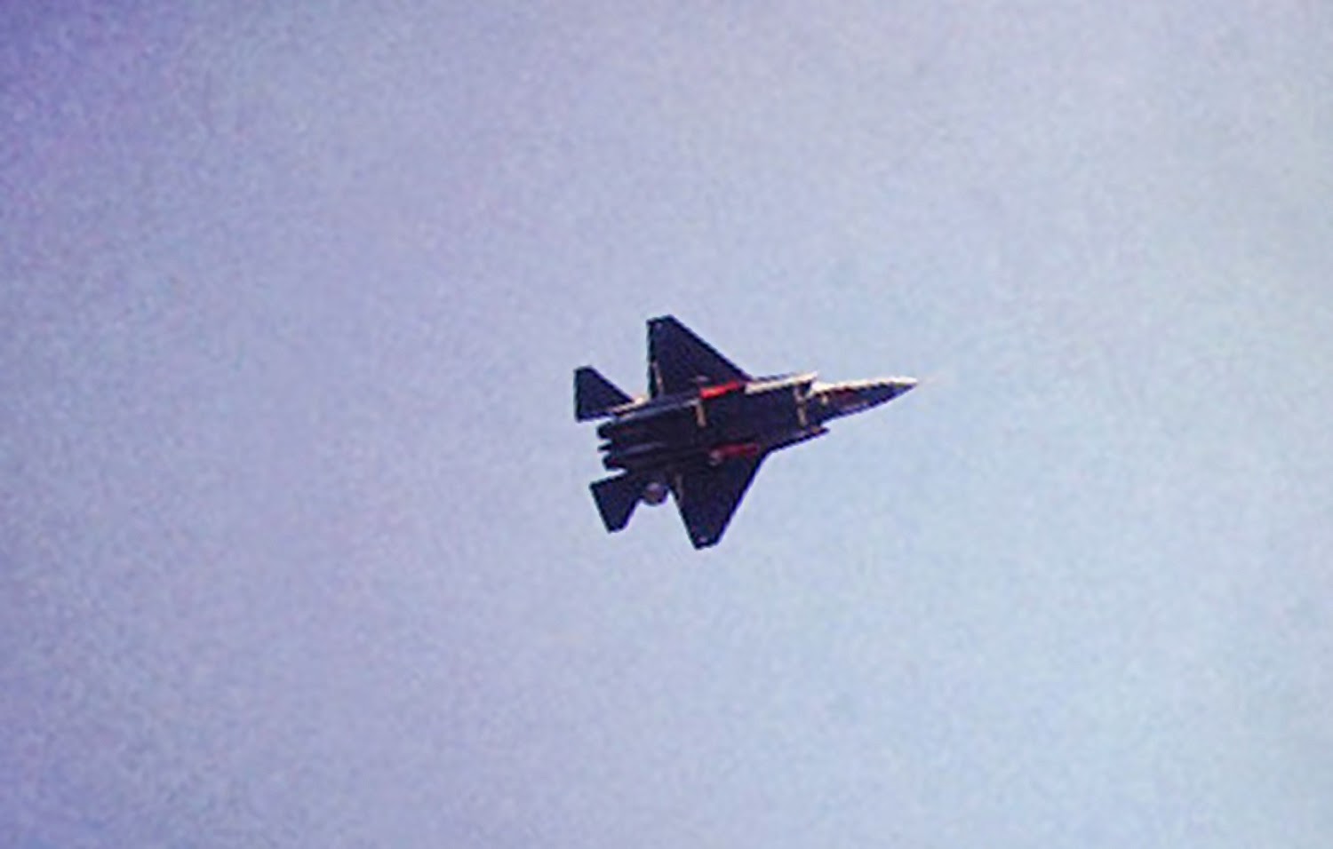 Shenyang J-31 - Página 4 J-31+test+flight+Chinese+F-60J31+Shen+Fei+(Falcon+Eagle)+fifth+Generation+Stealth+Fighter+Jet+from+its+flight+plaaf+pakistan+air+force+paf+(9)