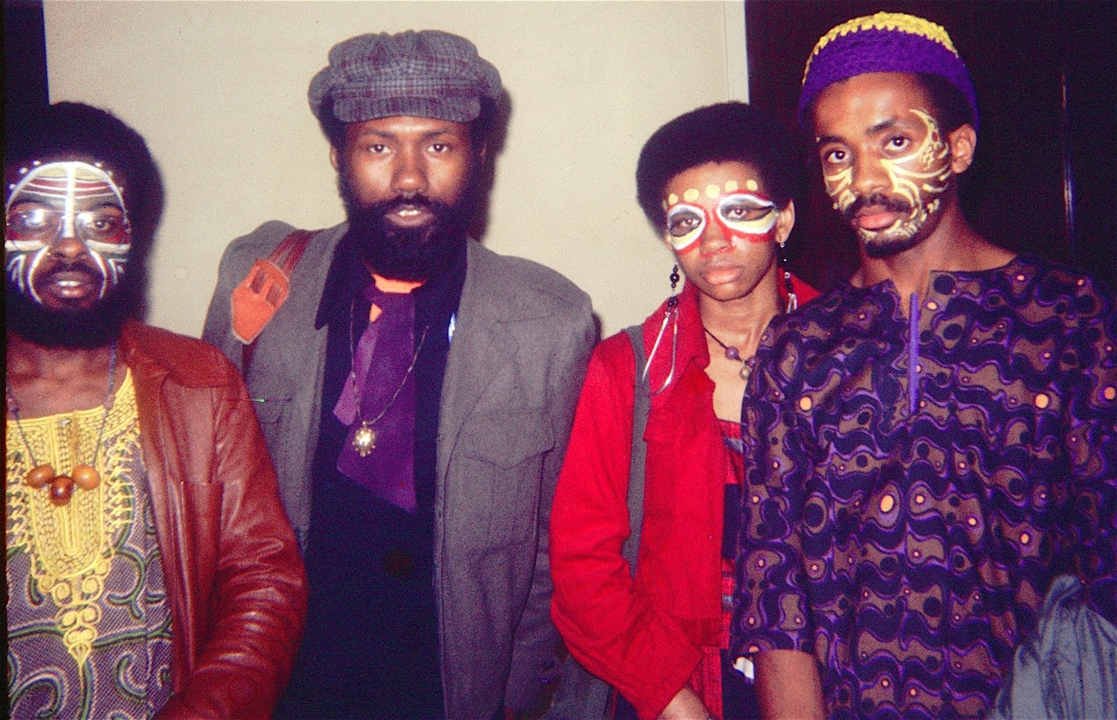 B.A.G.: DC.