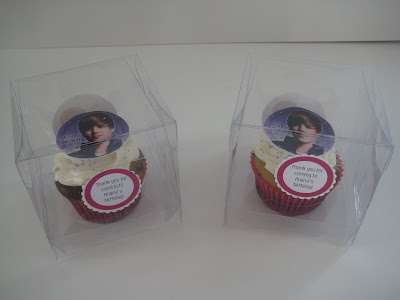pics of justin bieber cakes. Justin Bieber Cupcake Loot
