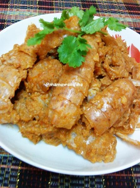 Dari Dapur MaDiHaA: Udang Ketak Goreng Bertelur