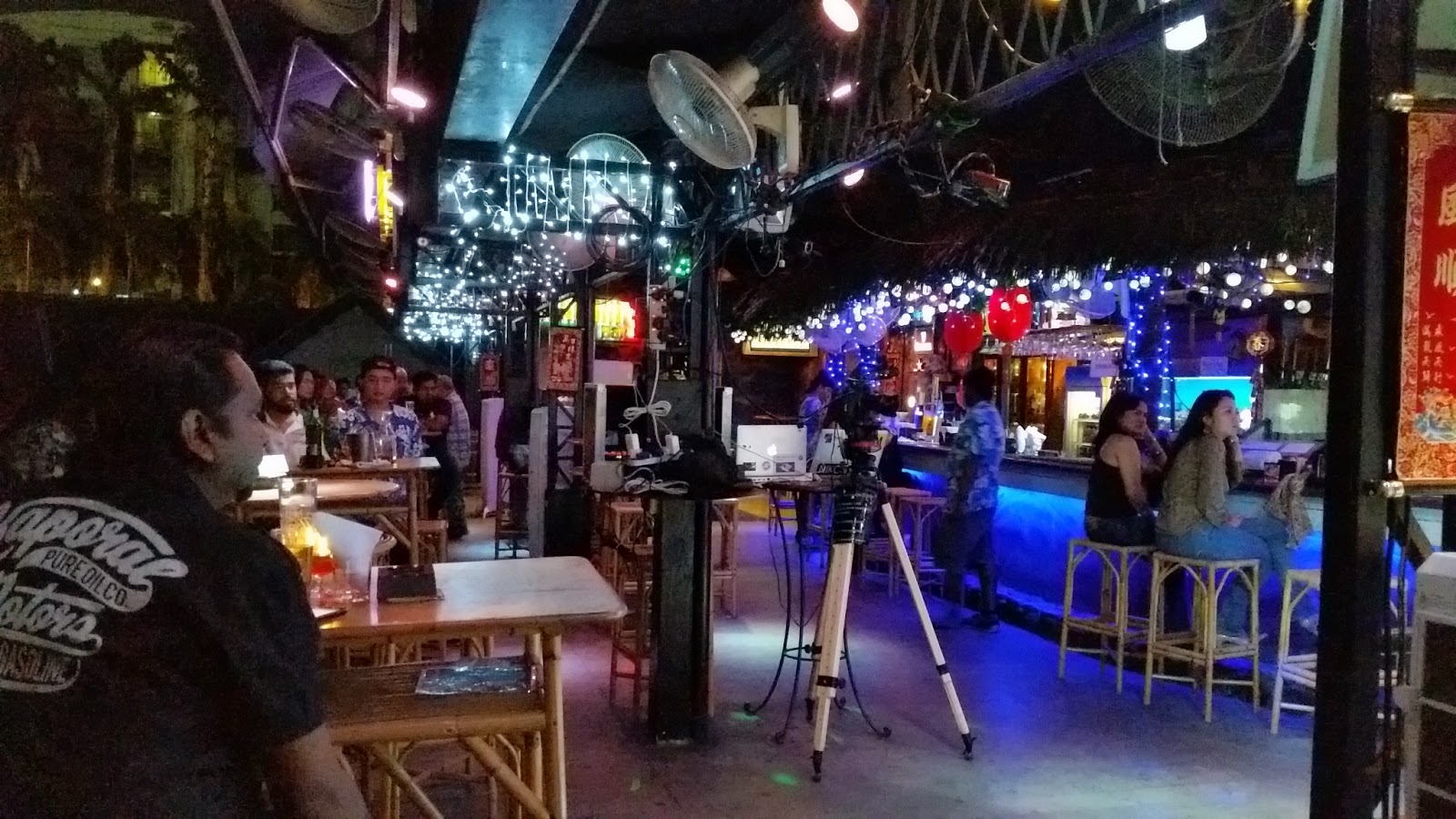 Waikiki Bar @ States, Petaling Jaya / Performance by Evelyn Feroza | O