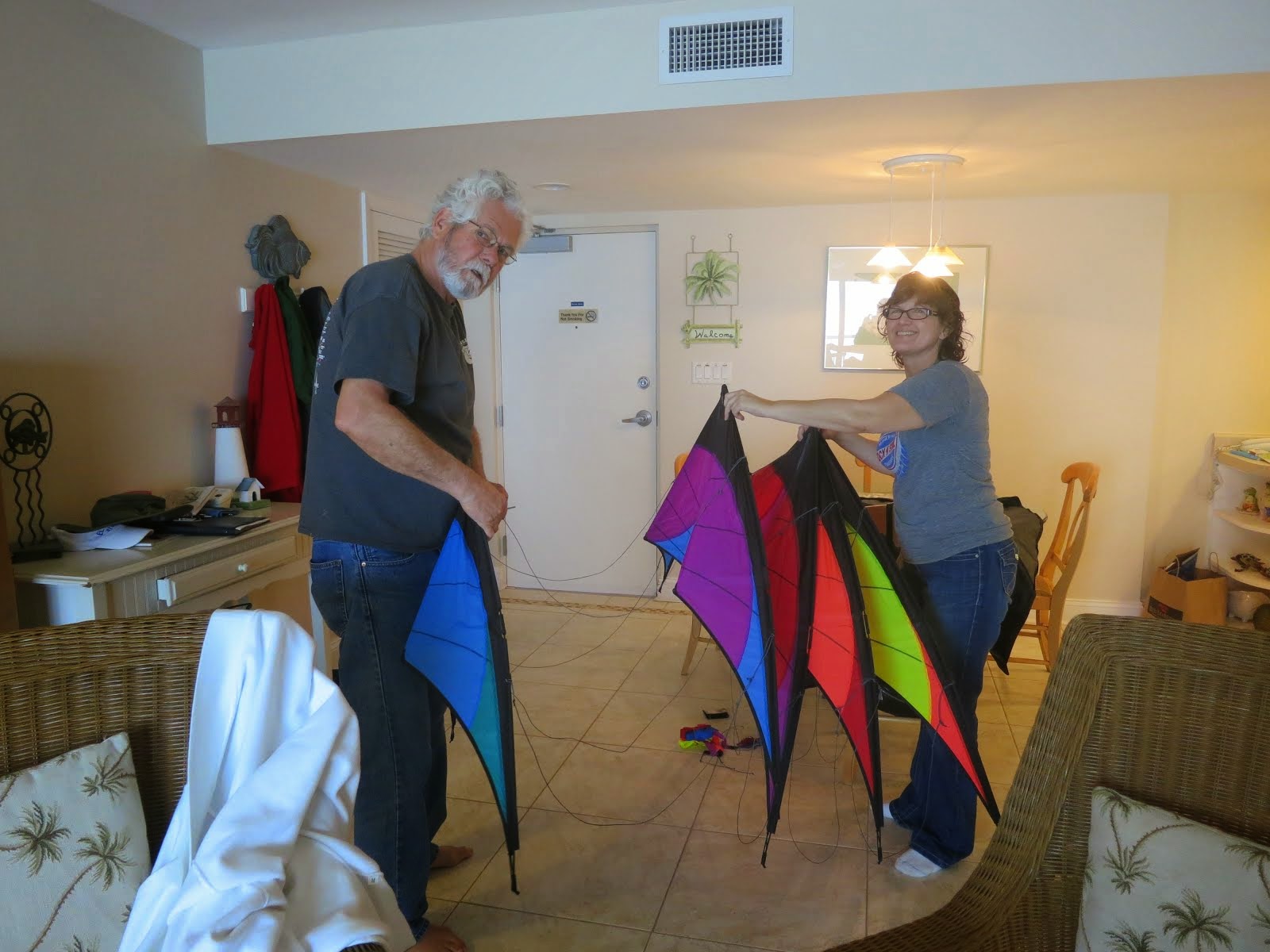 Erecting the Tandem Kites the First Time