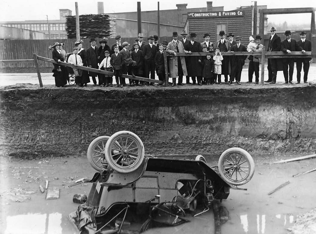 Back then, with no TV or internet, people had to entertain themselves somehow. An accident did it ~