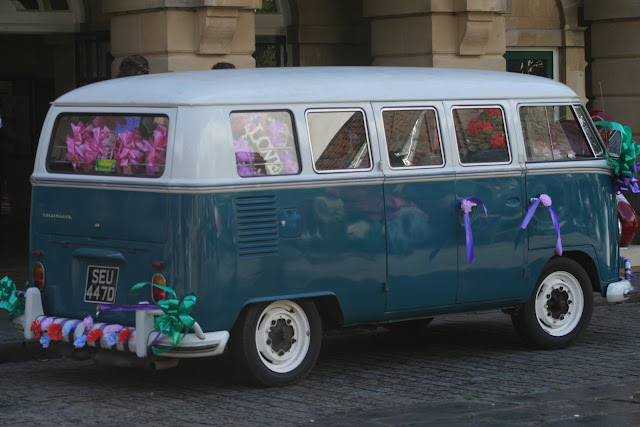 VW arriving with wedding party.