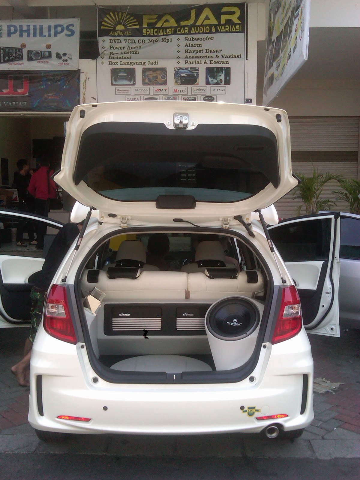 Variasi Mobil Mangga Dua Surabaya Terbaru Sobat Modifikasi