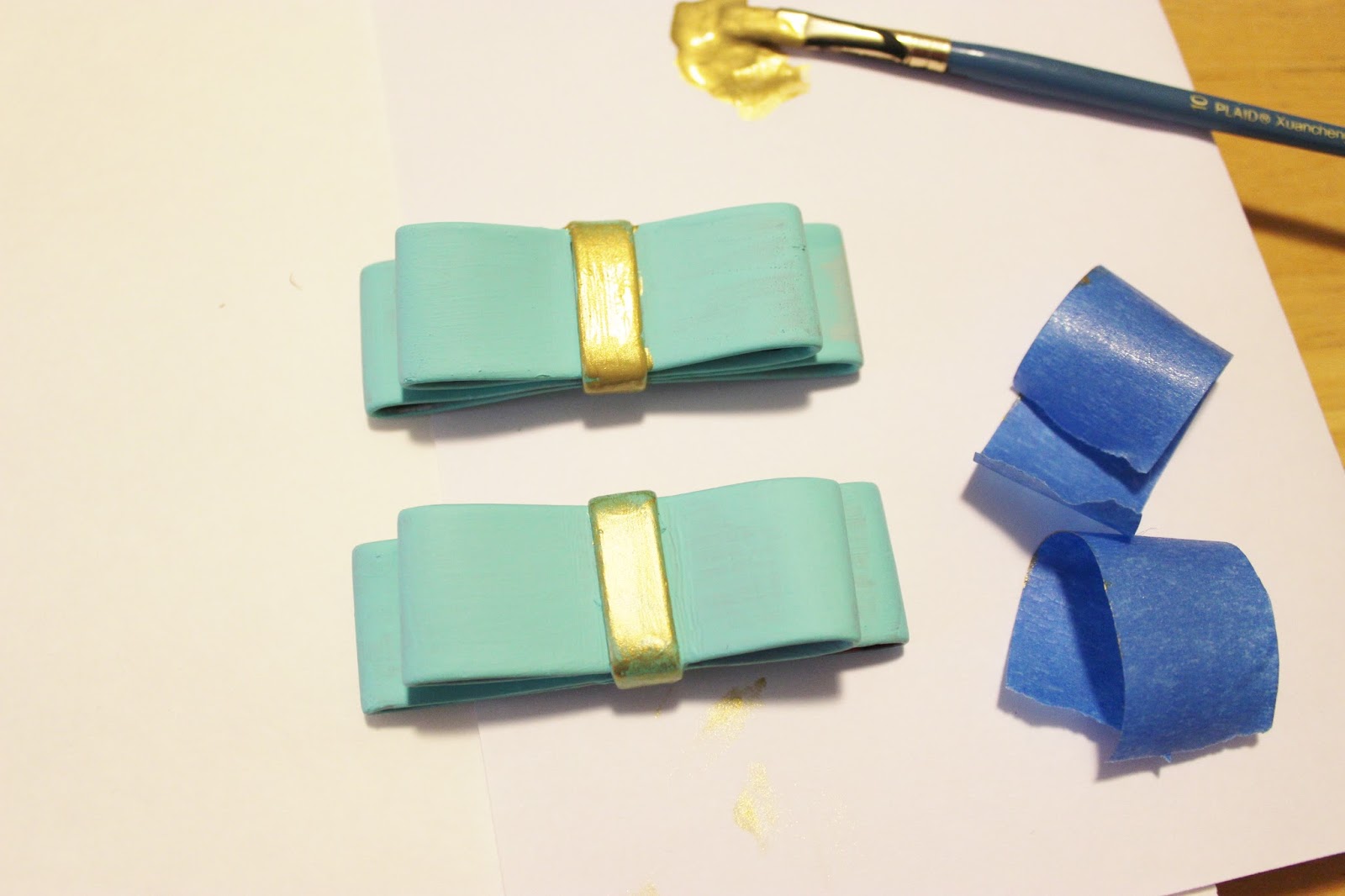 Lovely On a Budget DIY BOW SHOE CLIPS