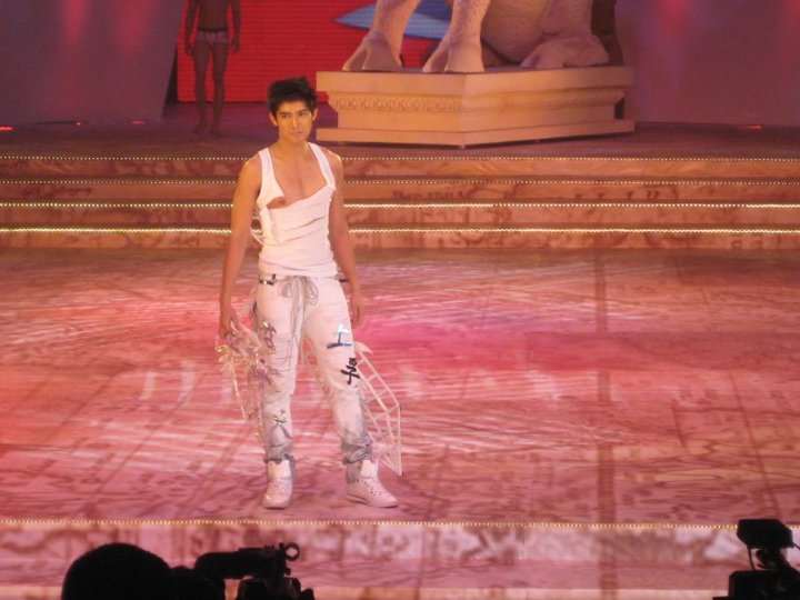 Fitness Fashion Robi Domingo Bench