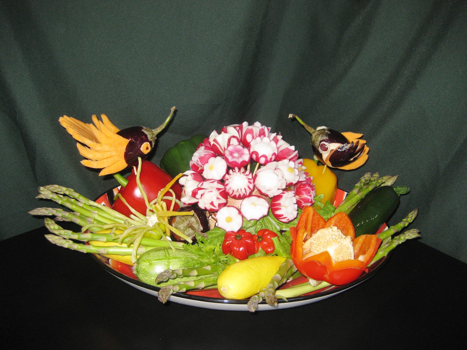 Fruit Platter Can Say It Edible fruit and vegetable arrangements