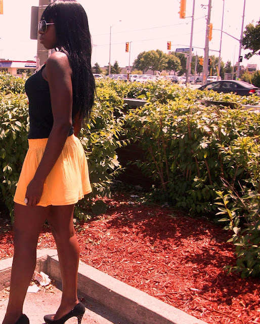 stylists, blogger, black girl, ootd, accessories, heels, tank top, long hair, yellow shorts, aviator sunglasses