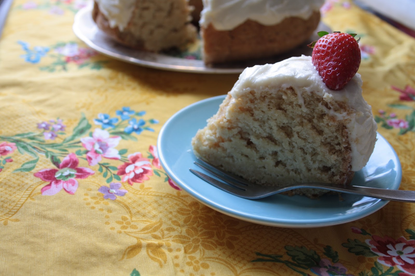Floral Frosting White Bean Cake with Fluffy Frosting