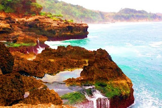 Pantai Kedung Tumpang Tulungagung