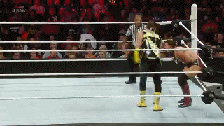 [IMAGE:http://3.bp.blogspot.com/-eN2xAllcm0E/VgtBz-nJONI/AAAAAAAAlco/vi2CvHuyx0U/s1600/Forearm%2BSmash%2Bto%2Bthe%2BBack.gif]