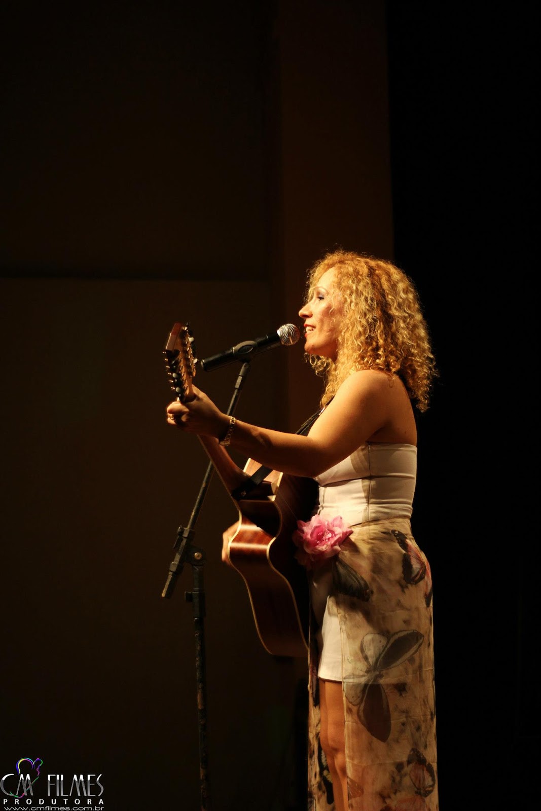 OPINIÃO TRIUNFO A CANTORA KELLY ROSA FAZ SHOW EM TRIUNFO