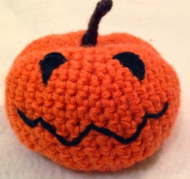 2000 Free Amigurumi Patterns: Free pumpkin pattern for ...
