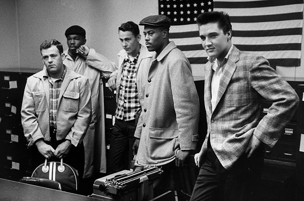 Amazing Historical Photo of Elvis Presley  in 1957 