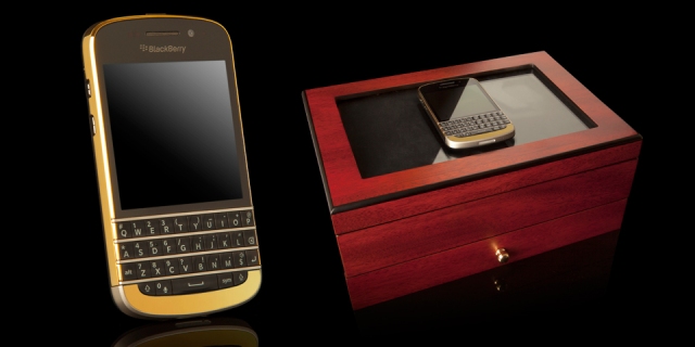 BlackBerry Q10 with Gold Plated