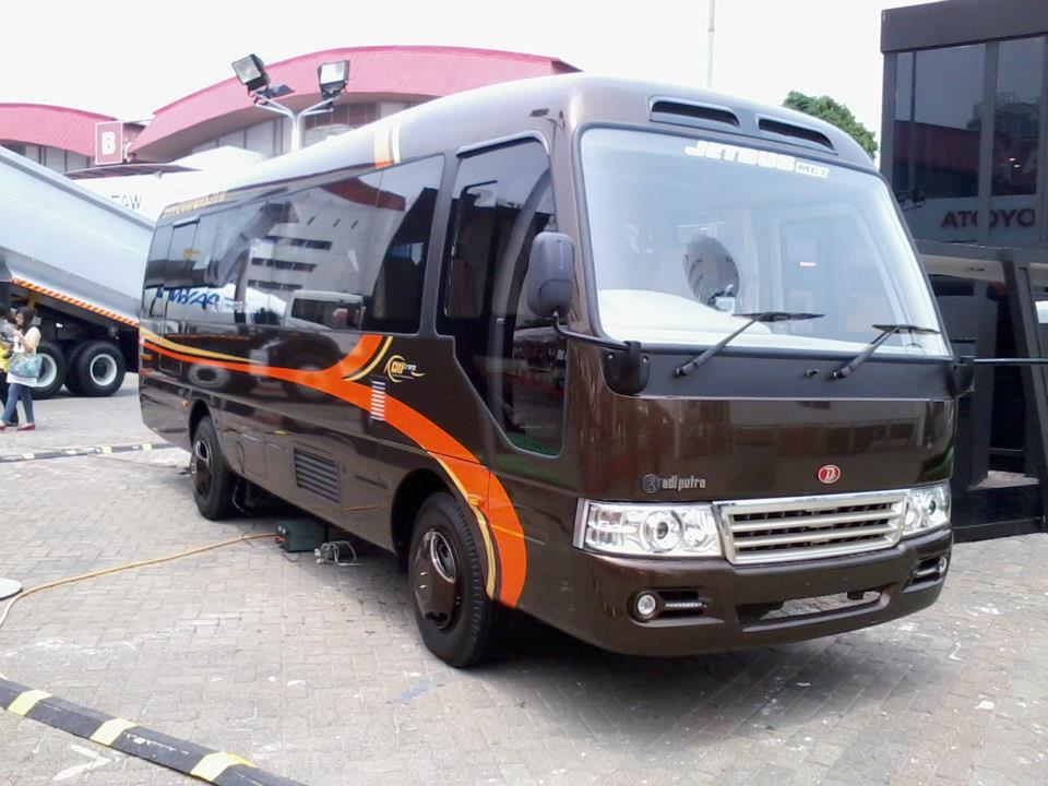 http://3.bp.blogspot.com/-eSwm7ApIcUU/UJGYV9TkWPI/AAAAAAAAAUw/0Ig0YHuy5Ow/s1600/2.+Adiputro+Jetbus+MCT+AirS+(8).jpg