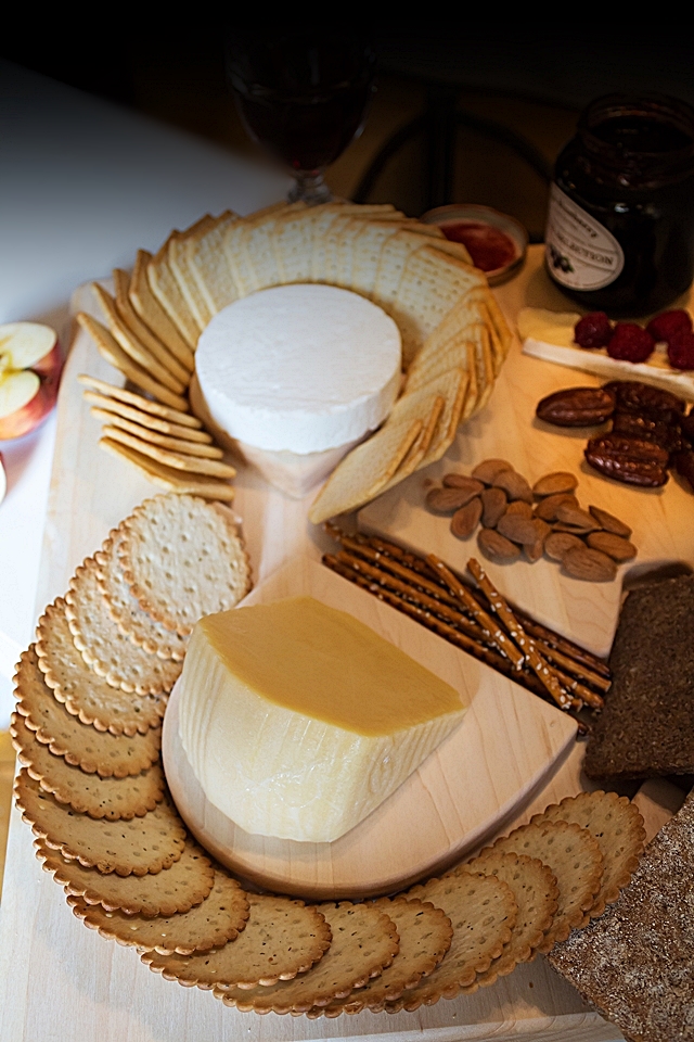 CUT and DRY Cheese & Crackers Serving Board with Appeal