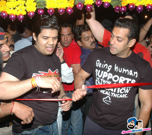 Prabodh Vasant Davkhare and Salman Khan - (9) - Nitro Gym Opening Pics