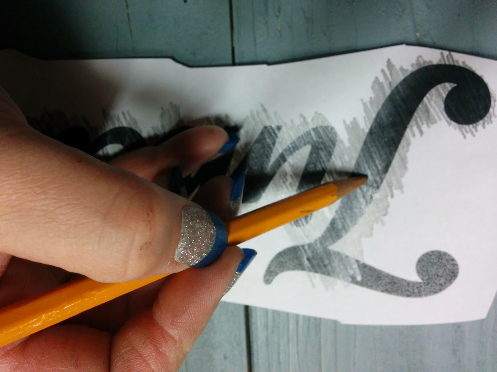 Love and Spray Paint Coffee on your Pallete... Table