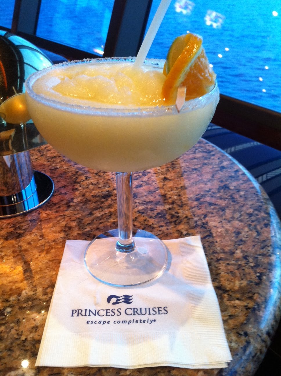 Yellow Fish cruises El Mejor Margarita night in Skywalkers