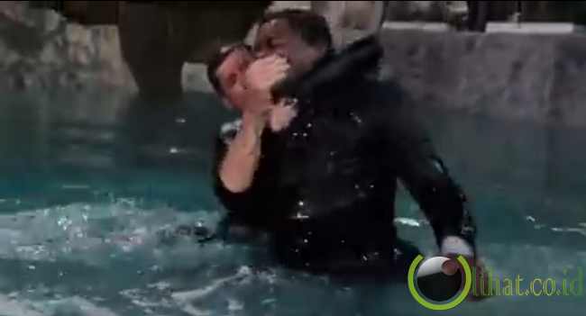 Live and Let Die Live and Let Die