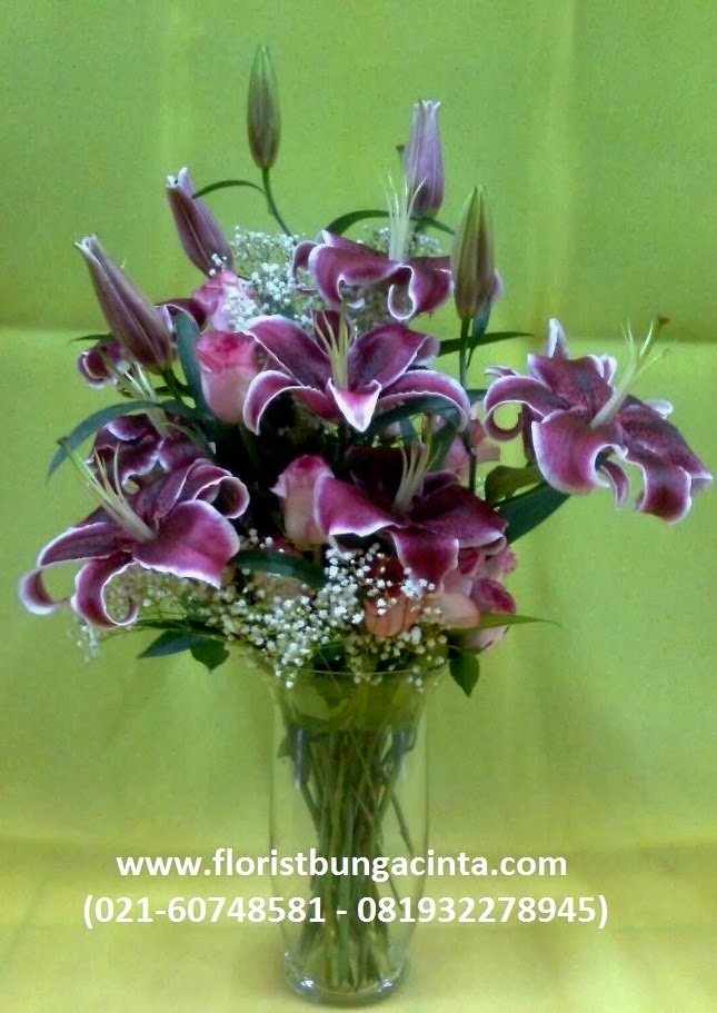 Rusty Florist Jakarta Online Flower Shop Karangan Bunga Meja Lily
