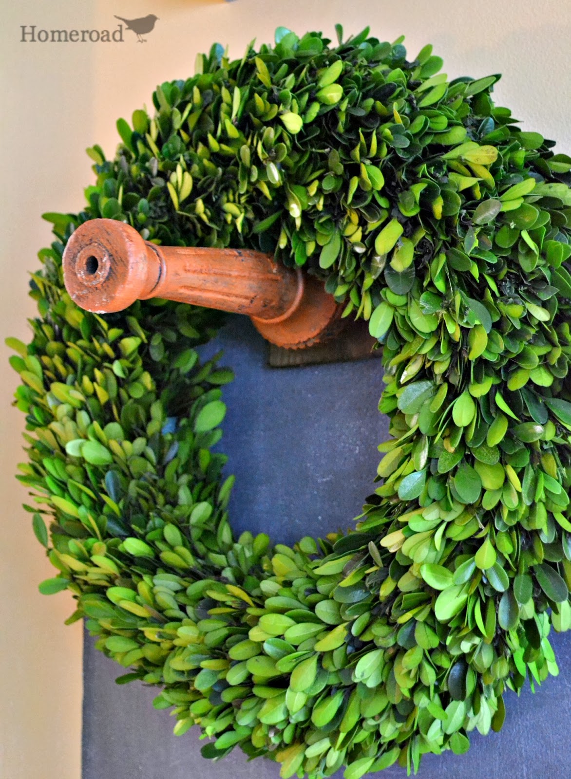 Junkers Unite with Unique Wreath Hangers, a Pinboard, and a Linky Party