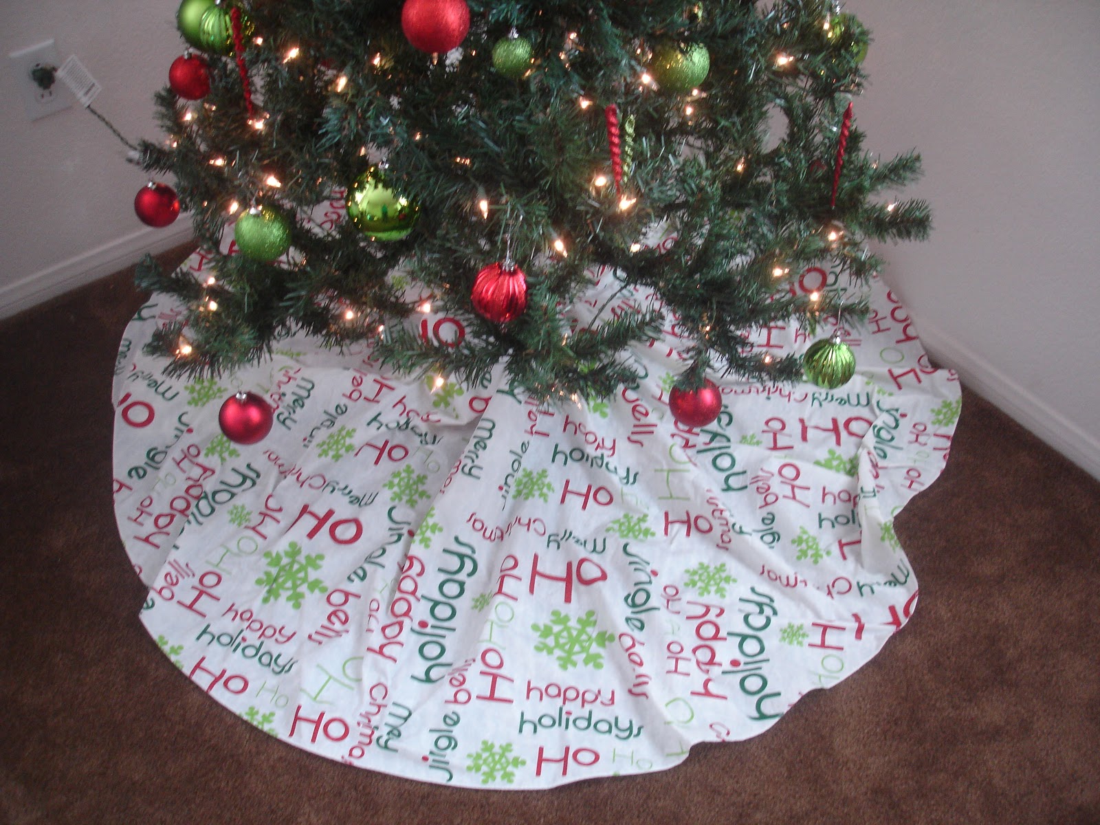 Alex Haralson 5 Minute Easy Christmas Tree Skirt