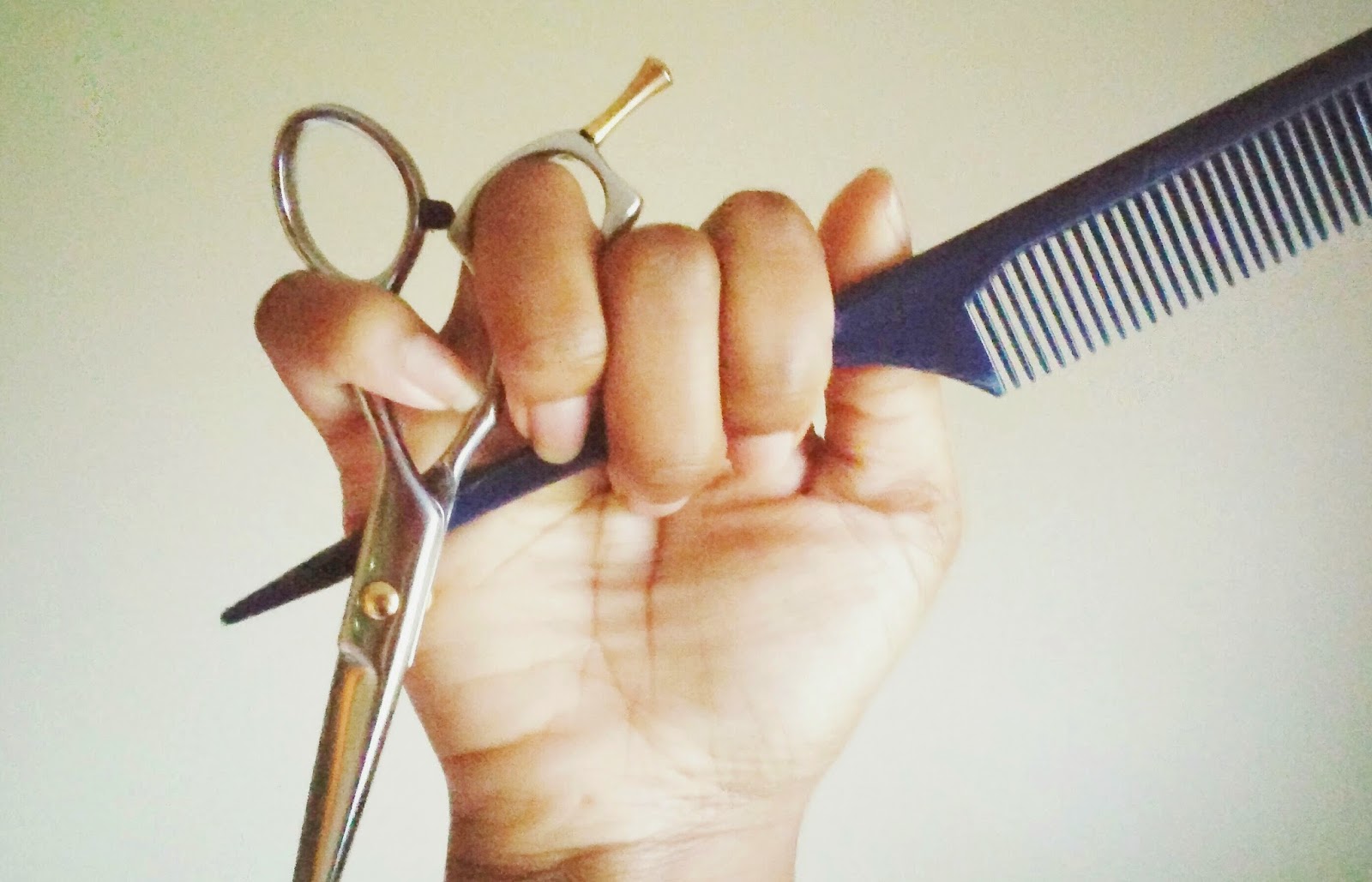 HOW TO PROPERLY HOLD + USE CUTTING SHEARS N E O S H A L O V E S