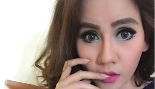 FOTO NITA THALIA PERMAK WAJAH 1 MILLIAR 2015