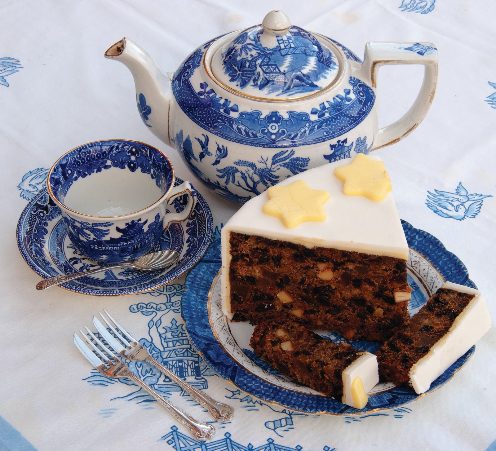 Attempt cake does christmas baking Beattie's Book Blog - unofficial homepage of the New Zealand book