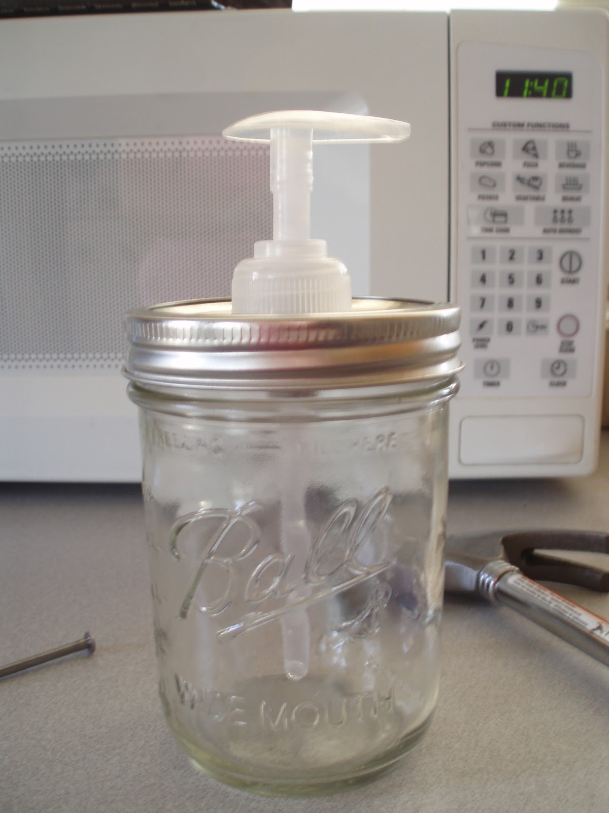 unBearablyGood DIY Mason Jar Soap Dispenser