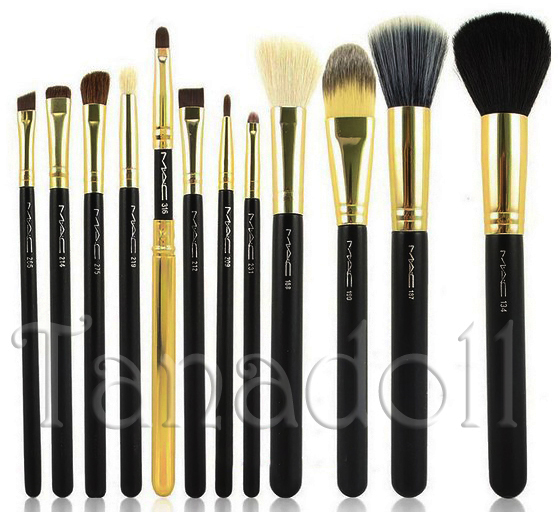 3.bp.blogspot.com/-eb2maq-xJOk/ULU6vPpSxjI/AAAAAAAAAIE/v8eqj4ty0yM/s1600/m257-pro-12pcs-set-makeup-brushes-3bags-a245-.jpg