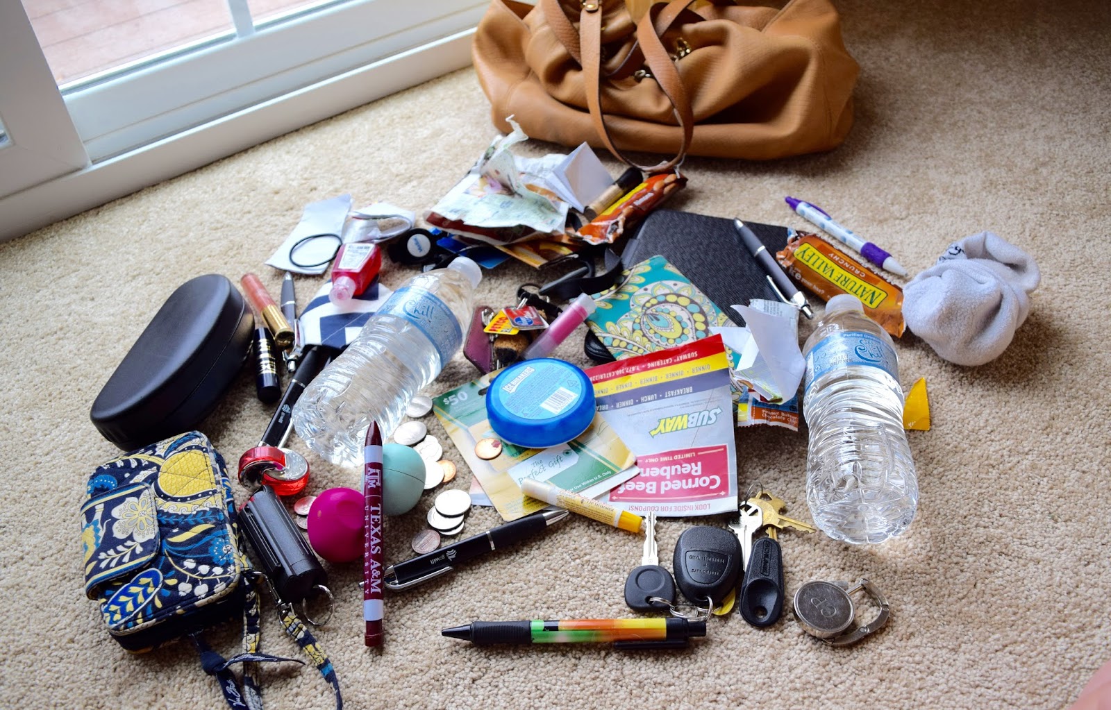How To Organize Your Purse in 5 Minutes Anchors Aweigh