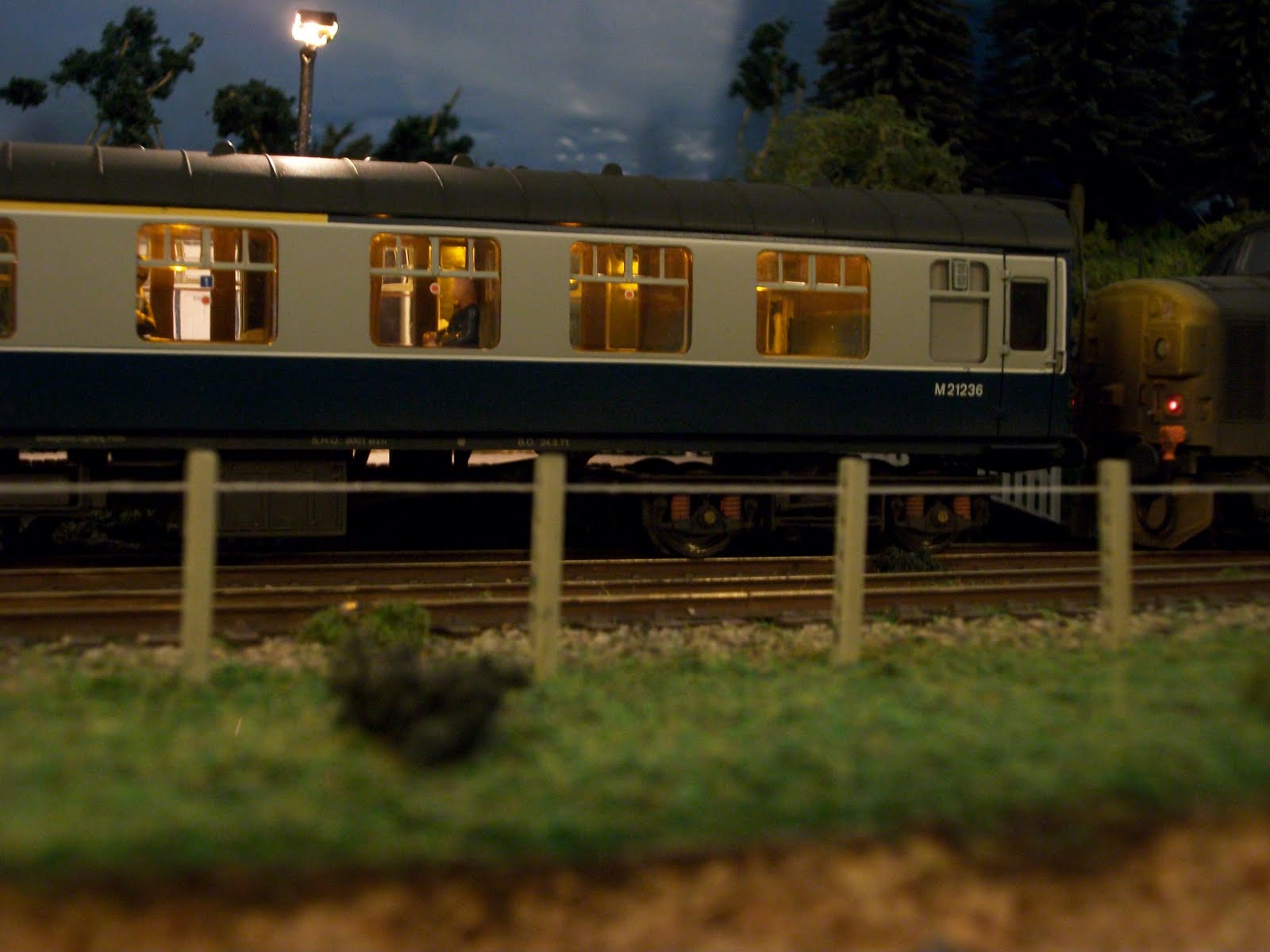 Choppers Railway Watergate Halt Express models Mk1 BCK coach lighting