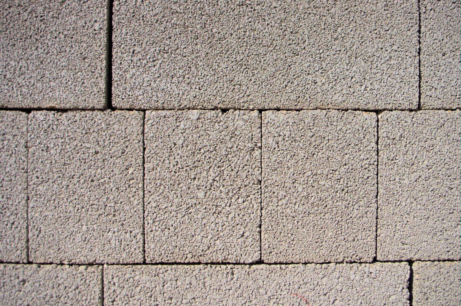 Building blocks of the house Brick or Concrete block? Which one is