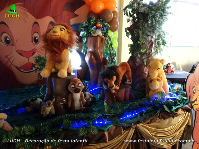 Decoração de aniversário tema Rei Leão - Mesa luxo de tecido Decoração de aniversário tema Rei Leão - Mesa luxo de tecido