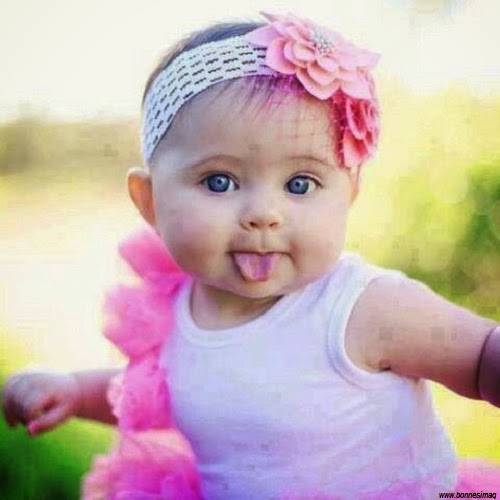 Image bébé qui tire la langue Bébé et décoration