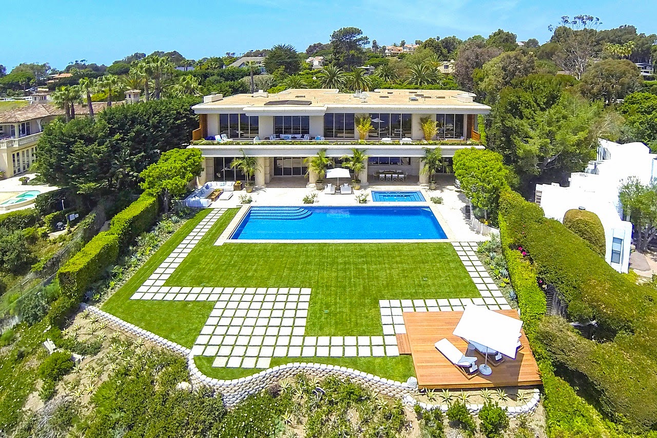 COCOCOZY 34.5 MILLION DOLLAR CLIFFSIDE MALIBU MANSE SEE THIS HOUSE