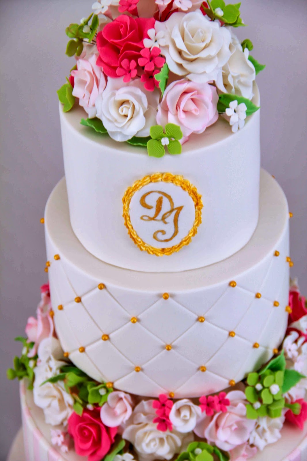 33 Simple Romantic Wedding Cakes | Wedding Forward 