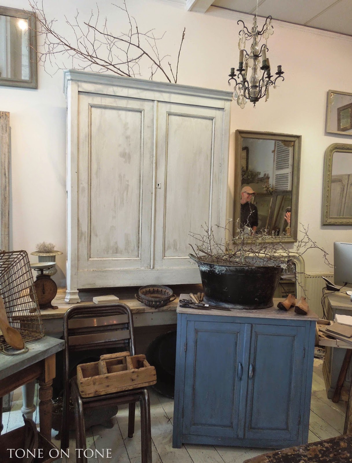 Tone on Tone Foxed Grey + Holiday in England