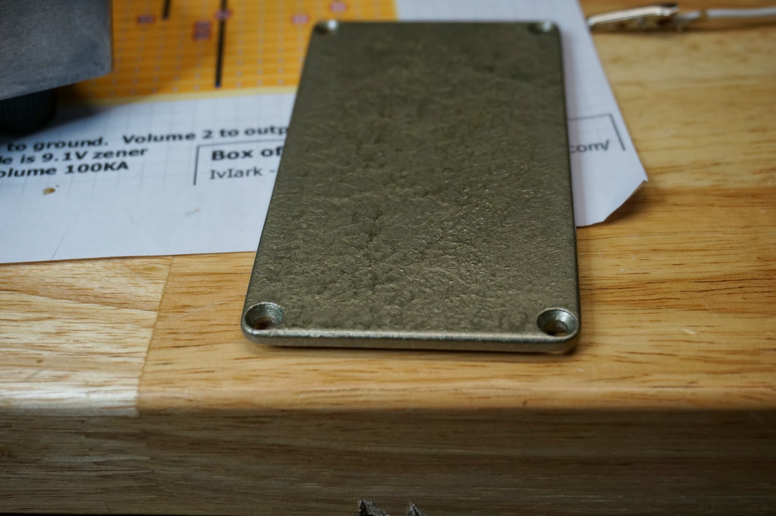 DIY Guitar pedal projects Spray Painting metal enclosures (Hammer Tone)