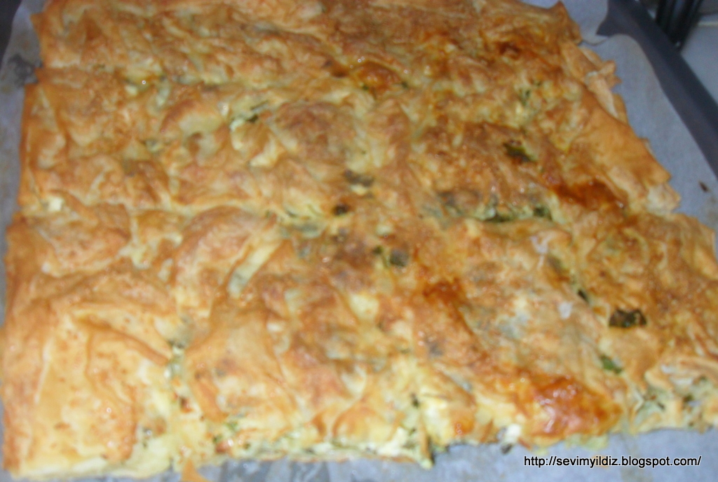 Hazır Yufkadan Peynirli Tembel Böreği (Kolay Börek) Kolay Yemek Tarifleri