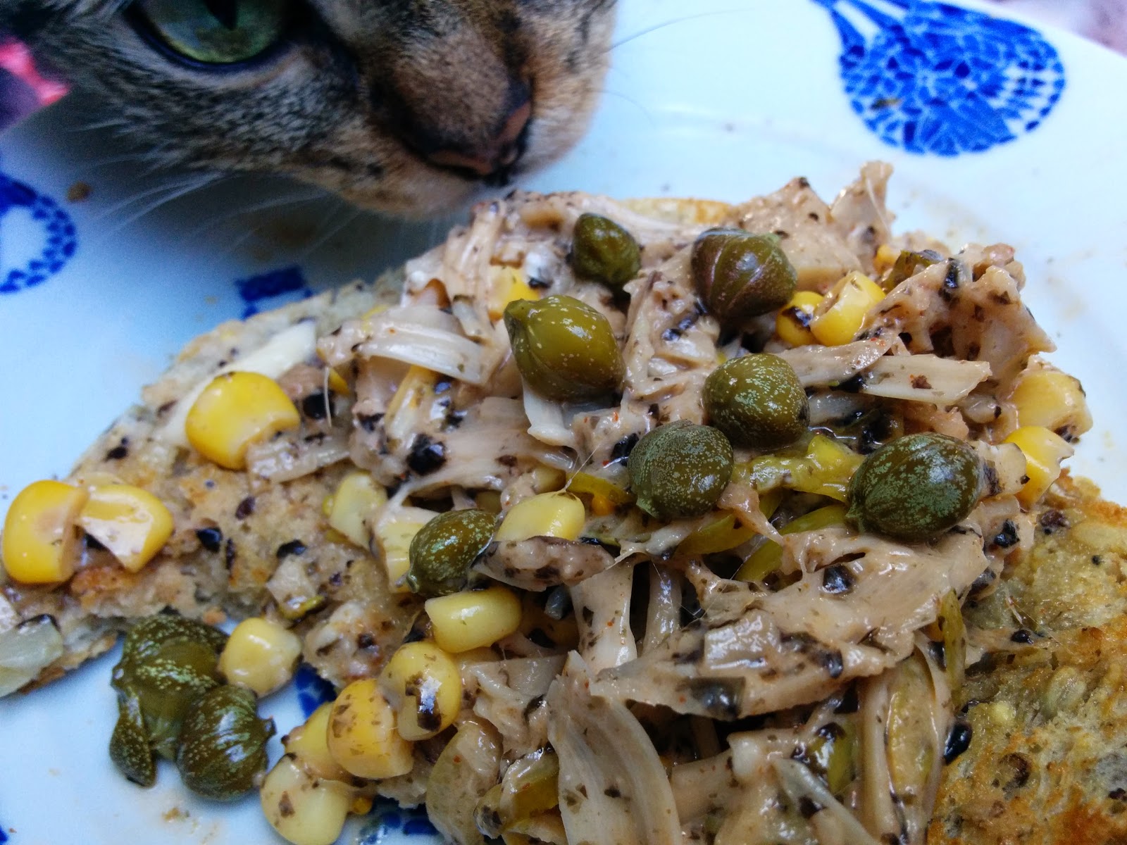 The Fattest Vegan Ever Vegan TUNA fish! (Made from jackfruit)