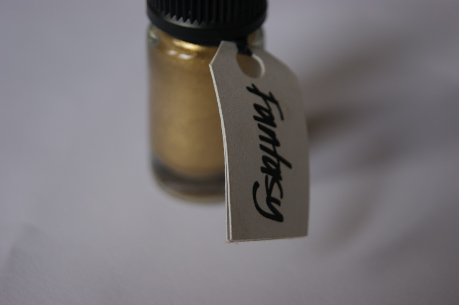 lush emotional brilliance liquid eyeliner in fantasy review the sunday girl