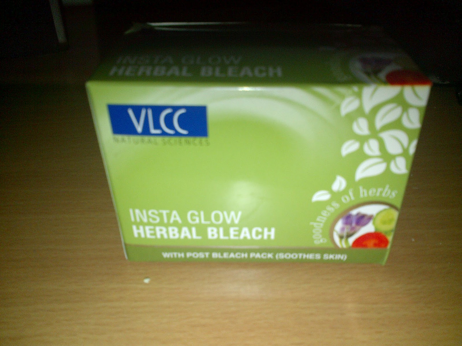 Indian Beauty Diva VLCC INSTA GLOW HERBAL BLEACH REVIEWED!!!