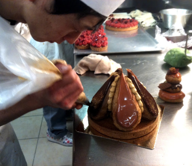 Dans le laboratoire de Sébastien Dégardin Religieuse - Pâtisserie Sébastien Dégardin