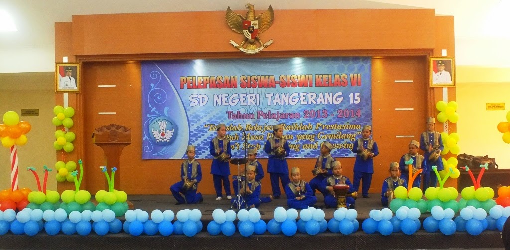 Sanggar Badut Sulap Dekorasi Sederhana Panggung Perpisahan SD Negeri